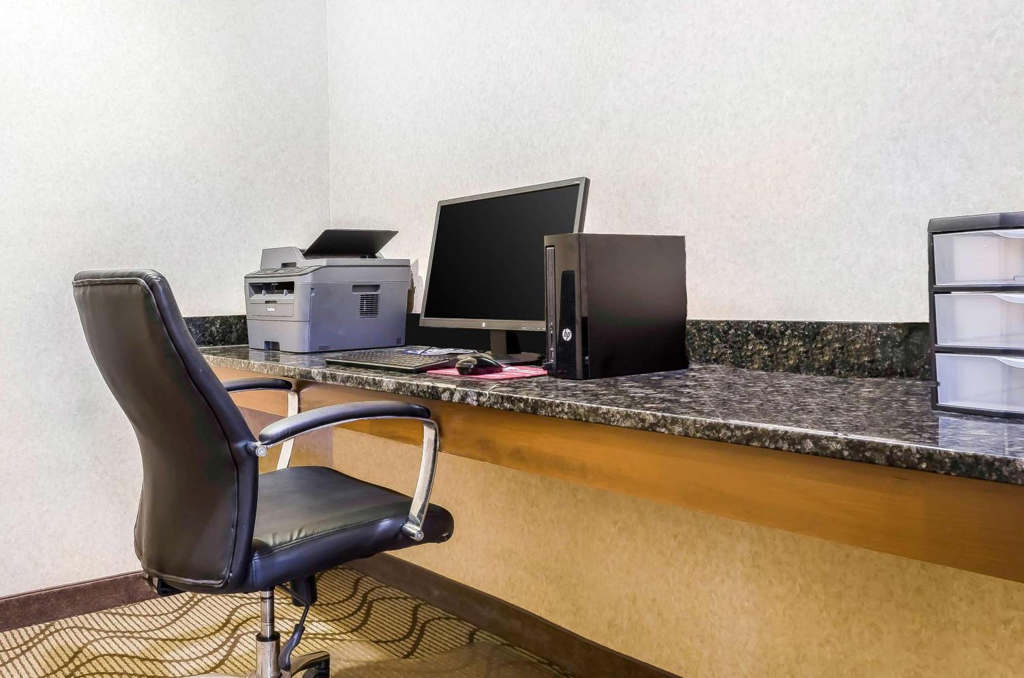 Quality Inn Растон Экстерьер фото